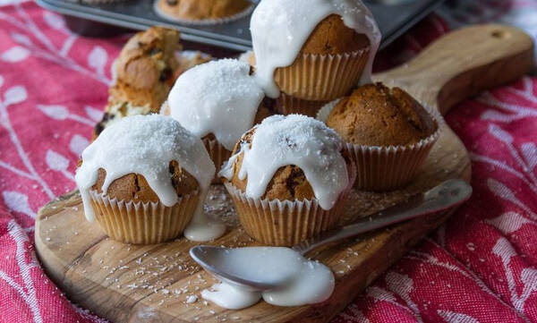 Άκης Πετρετζίκης: Muffins καρύδας