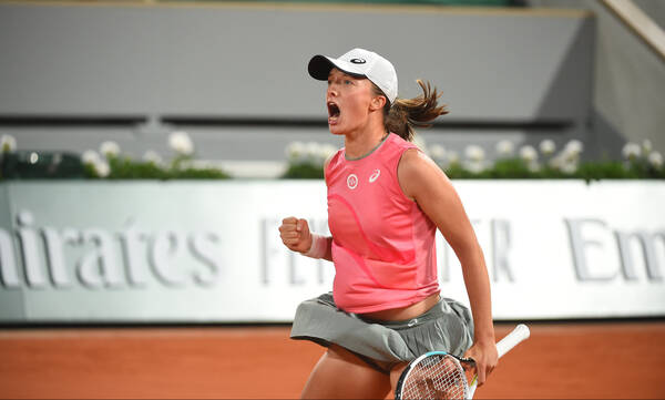 Roland Garros: Η Σβιάτεκ στον δρόμο της Σάκκαρη! (video)