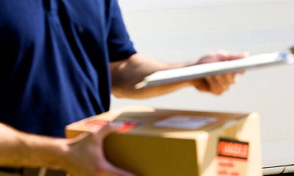 Παρήγγειλε online παντελόνι και γυαλιά - Αυτό που του έστειλαν έγινε Viral 