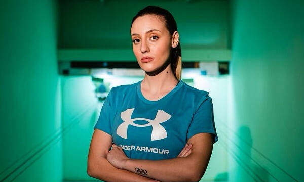 Η Άννα Κορακάκη στην οικογένεια της UNDER ARMOUR 