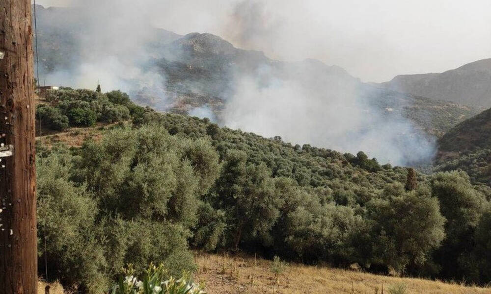 Φωτιά στα Χανιά: Ανεξέλεγκτη η πυρκαγιά στο Κακοδίκι - Εκκενώθηκαν τρεις οικισμοί