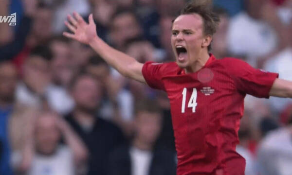 Euro 2020: Με γκολ «ποίημα» προβάδισμα η Δανία, ισοφάρισε με αυτογκολ η Αγγλία (videos)