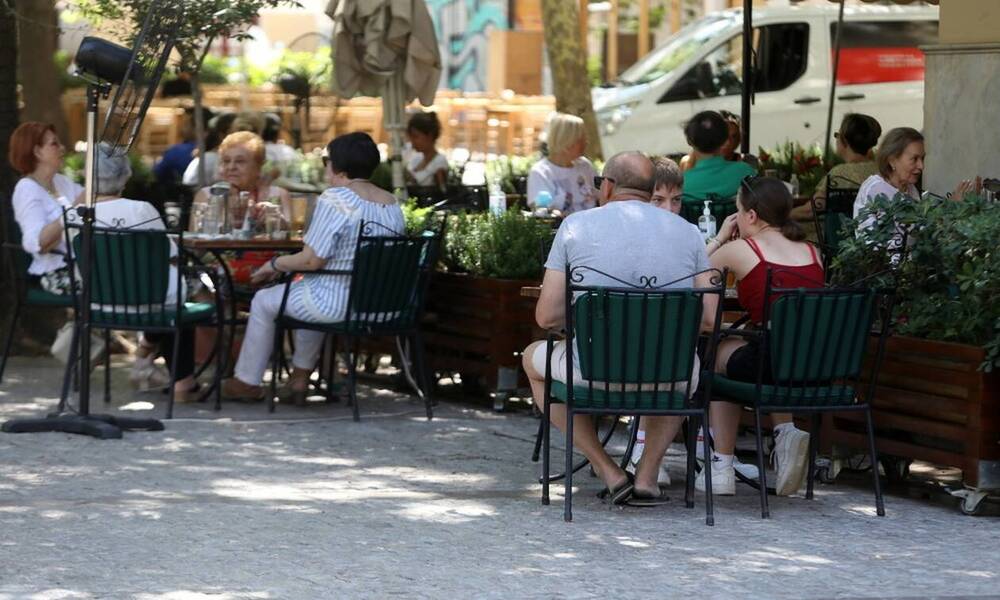 Εστίαση: Αποκλειστικά για εμβολιασμένους σε κλειστούς χώρους - Πότε τίθεται σε ισχύ το μέτρο