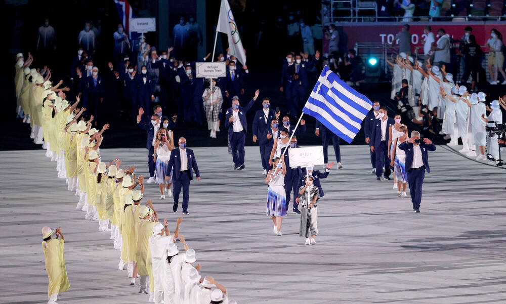 Ολυμπιακοί Αγώνες: Η είσοδος της Ελλάδας με Πετρούνια-Κορακάκη στο Ολυμπιακό Στάδιο (video+photos)