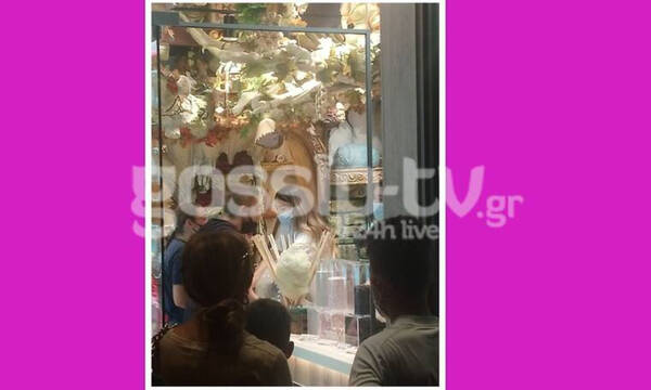 Αποκλειστικό: Δείτε την Ήβη Αδάμου να εξυπηρετεί πελάτες στο νέο της μαγαζί!