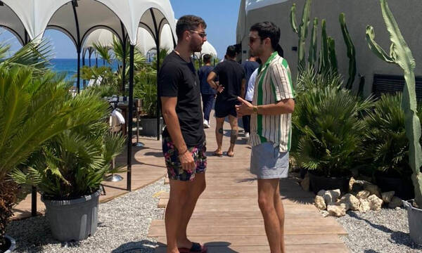 Αποκλειστικές photos: Ο Γιάννος από τις Άγριες Μέλισσες στη Ρόδο με τον αδελφό του!