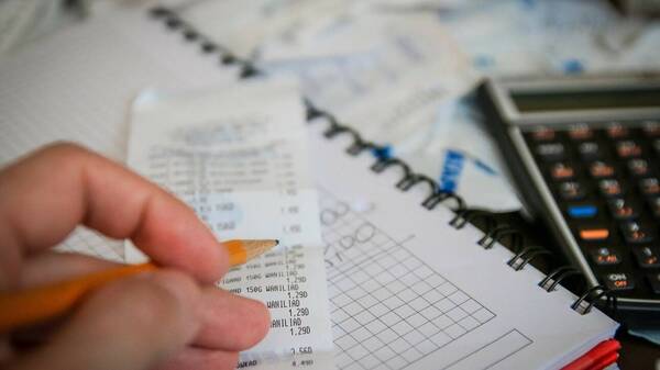 Κατώτατος μισθός: Πώς διαμορφώνεται ανάλογα με τα έτη προϋπηρεσίας - Αναλυτικοί πίνακες