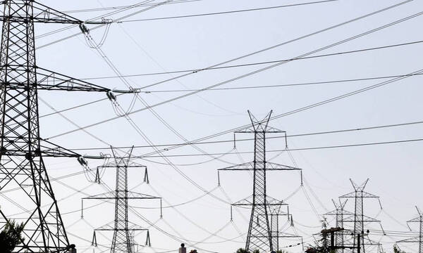 ΔΕΔΔΗΕ: Ποιες περιοχές είναι χωρίς ρεύμα - Μάχη για την αποκατάσταση των ζημιών