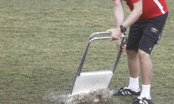 ΠΑΟΚ-Βαλερένγκα: Champions League γυναικών στη… λάσπη – Εικόνες ντροπής από το γήπεδο