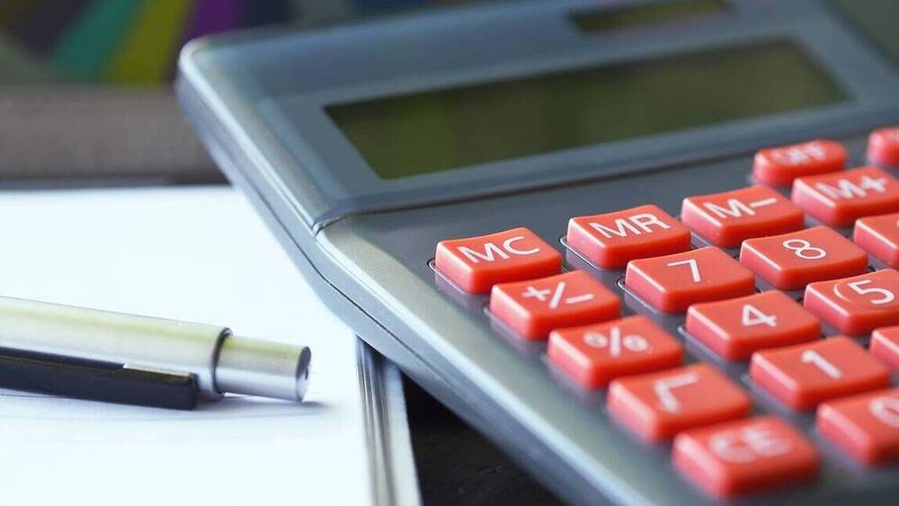 Φόρος εισοδήματος: Οι τρόποι που μπορείτε να τον εξοφλήσετε- Έως 12 άτοκες δόσεις δίνουν οι τράπεζες