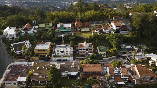 Βενεζουέλα: Καταρρακτώδεις βροχές στοίχισαν τη ζωή σε τουλάχιστον 15 ανθρώπους