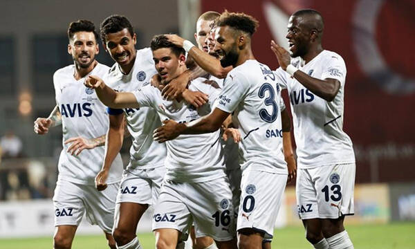 Συνεχίζει ακάθεκτη η Φενέρμπαχτσε (videos)