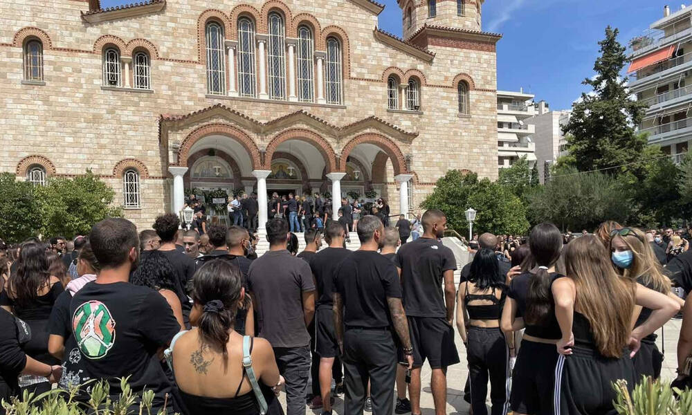 Κηδεία Mad Clip: Πλήθος κόσμου στο τελευταίο «αντίο» - Αποκλειστικές φωτογραφίες