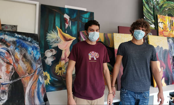 Πως δύο νεαροί συσπείρωσαν 50 νέους καλλιτέχνες για καλό σκοπό (photos+video)