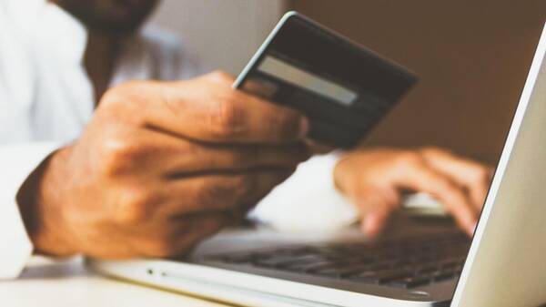 Ηλεκτρονικές αποδείξεις: Ποιες δαπάνες εκπίπτουν από το φορολογητέο εισόδημα