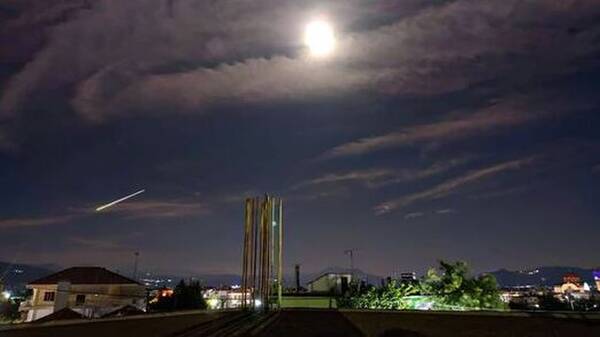 Μετεωρίτης «έσκισε» τον ουρανό της Ελλάδας- Η πτώση του έγινε ορατή σε πολλά σημεία της χώρας