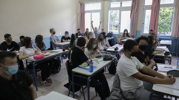 Κωδικός ανοιχτά σχολεία: Το δόγμα μηδενικής ανοχής της κυβέρνησης και τα «όπλα»