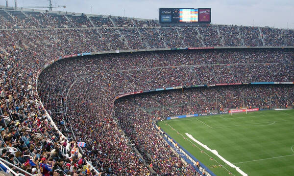 Δέκα φωτογραφίες που εξυμνούν την επιβλητικότητα του Camp Nou