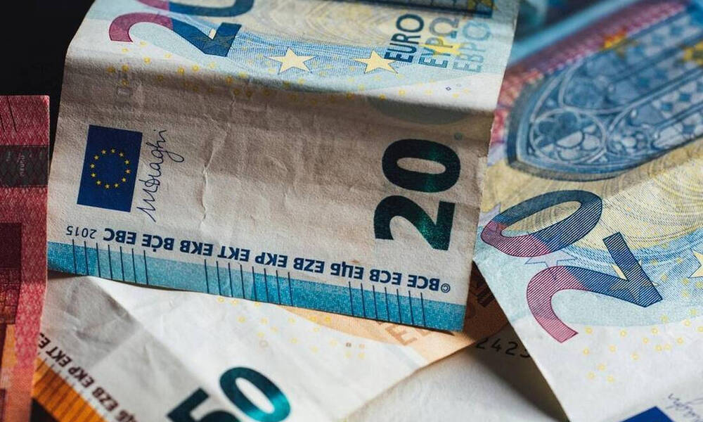 Πρόσθετους φόρους 4 δισ. ευρώ θα καταβάλουν νοικοκυριά και επιχειρήσεις το 2022