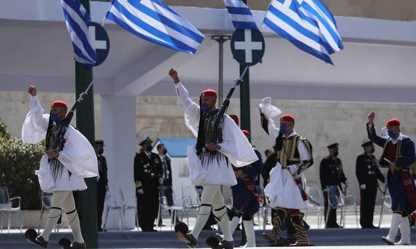 Παρελάσεις 28ης Οκτωβρίου: Ποιοι επιτρέπεται να μην φορούν μάσκα - Τι ισχύει για τους θεατές