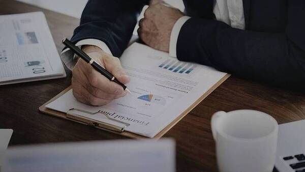 Προς μηνιαία παράταση οδεύει η διαδικασία της υποβολής των φορολογικών πιστοποιητικών