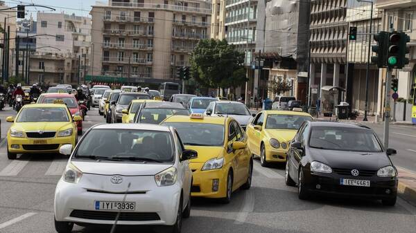 Ειδοποιητήρια από την ΑΑΔΕ σε 75.000 ιδιοκτήτες ΙΧ που δεν πλήρωσαν τέλη κυκλοφορίας το 2016