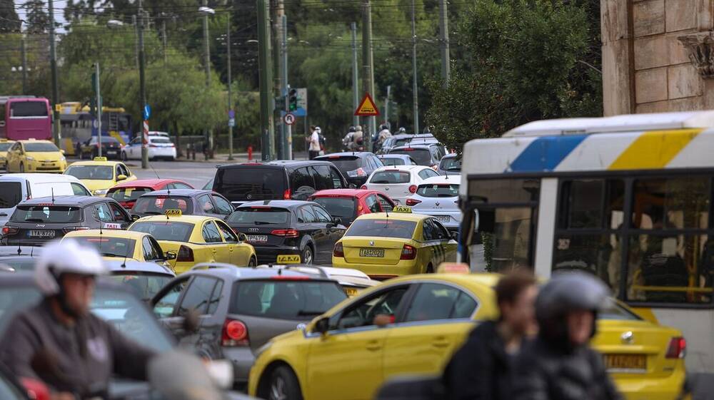 Τέλη κυκλοφορίας 2022: Τι θα πληρώσουμε φέτος και πώς θα καταθέσουμε πινακίδες