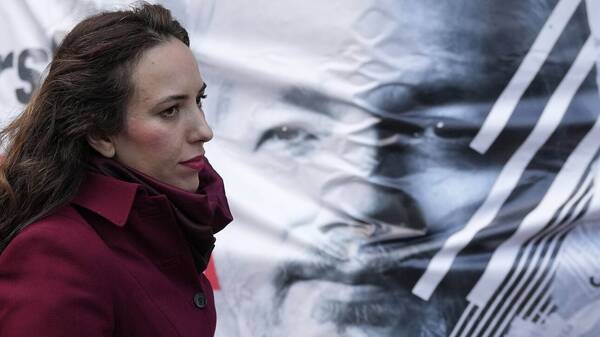 Τζούλιαν Ασάνζ: Πήρε την άδεια να παντρευτεί την αγαπημένη του στη φυλακή μετά από δικαστικό αγώνα