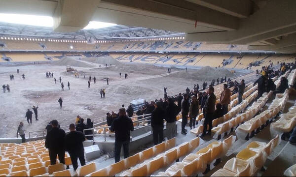 AEK-Ολυμπιακός: «Ζέσταμα» πριν το ντέρμπι - Οπαδοί στην Αγιά Σοφιά (videos)