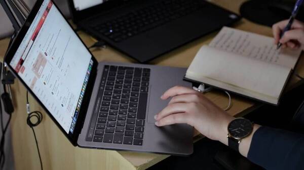 Τηλεργασία: Η αποζημίωση που πρέπει να καταβάλουν οι εργοδότες στους εργαζόμενους