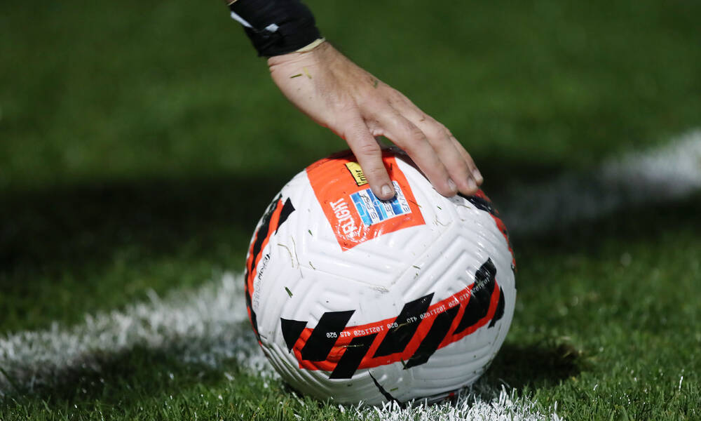 Super League: Την επόμενη εβδομάδα η αναμνηστική δόση στους ποδοσφαιριστές