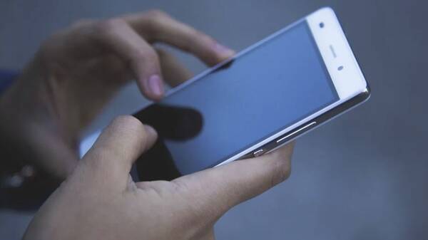 Πιερρακάκης: Δίπλωμα οδήγησης, βιβλιάριο υγείας και ταυτότητα μέσω κινητού