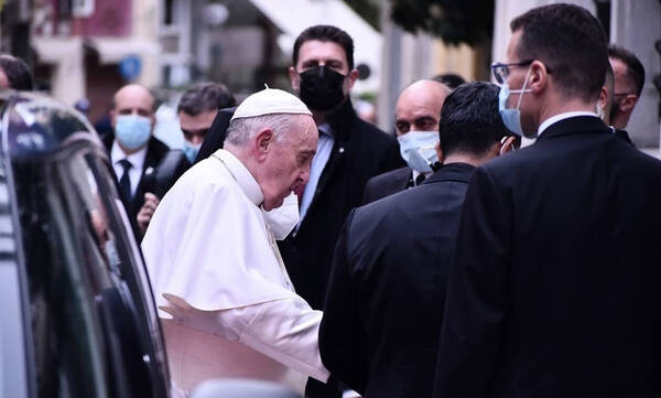 Απίστευτο: Δείτε με τι αυτοκίνητο μετακινούνταν στην Αθήνα ο Πάπας – Δεν είναι αυτό που νομίζεις