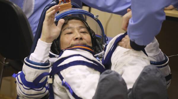 Γιουσάκου Μεζάουα: Ο εκκεντρικός Ιάπωνας δισεκατομμυριούχος ο νέος διαστημικός τουρίστας