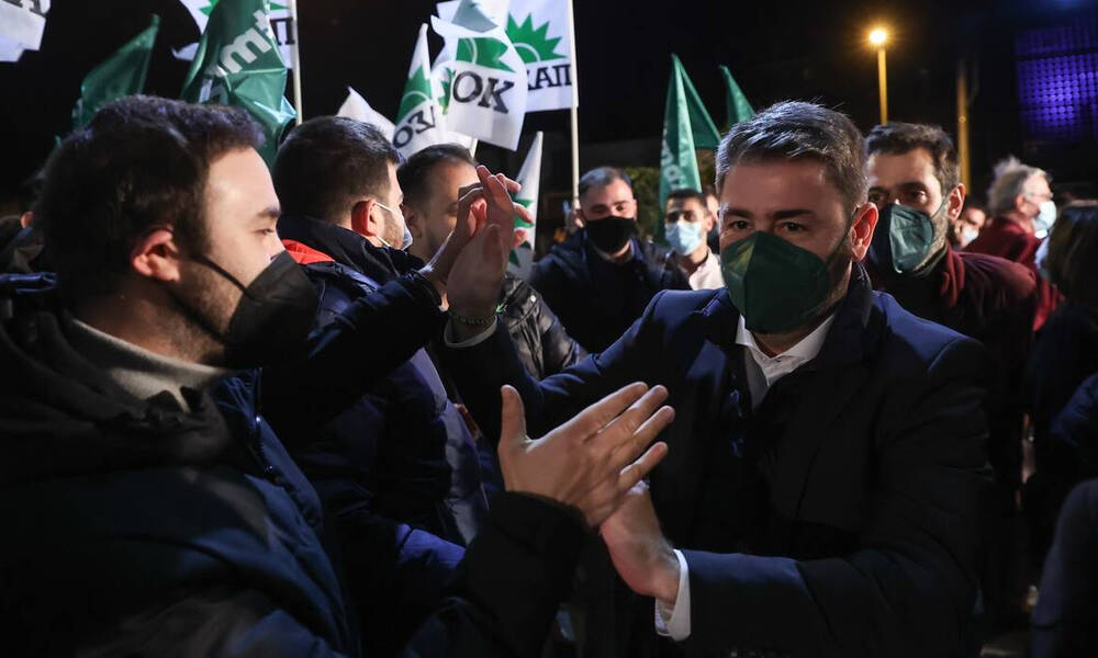 Νίκος Ανδρουλάκης: Αυτός είναι ο νέος πρόεδρος του ΚΙΝΑΛ – «Καθαρή» εντολή με θρίαμβο στις εκλογές