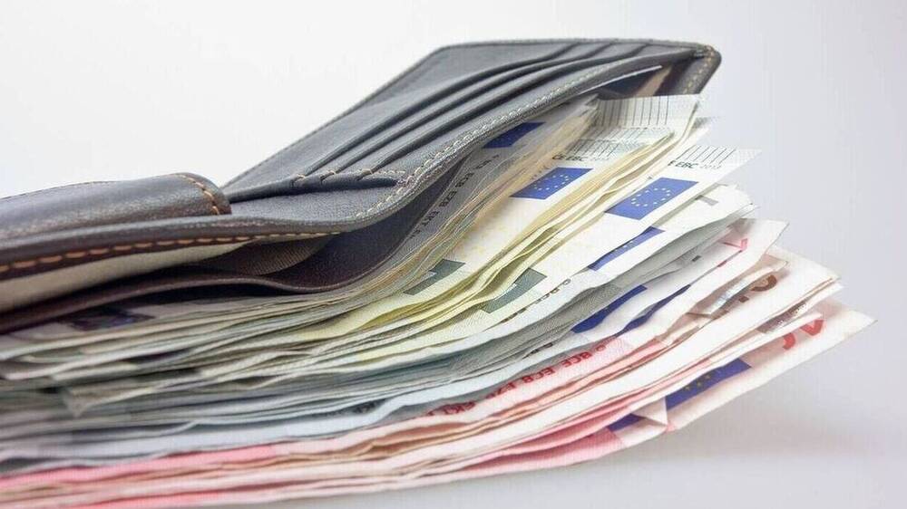 Κοινωνικό μέρισμα: Πότε πληρώνονται τα 250 ευρώ σε συνταξιούχους και υγειονομικούς