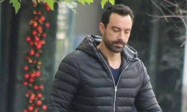 Σάκης Τανιμανίδης: Στο νοσοκομείο ο παρουσιαστής - Βίντεο από το κρεβάτι του πόνου