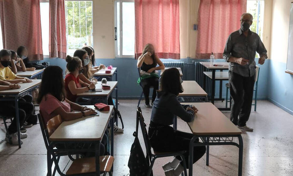 Σχολεία: Άμεσες προσλήψεις εκπαιδευτικών -Τι συζητήθηκε σε σύσκεψη στο υπουργείο Παιδείας