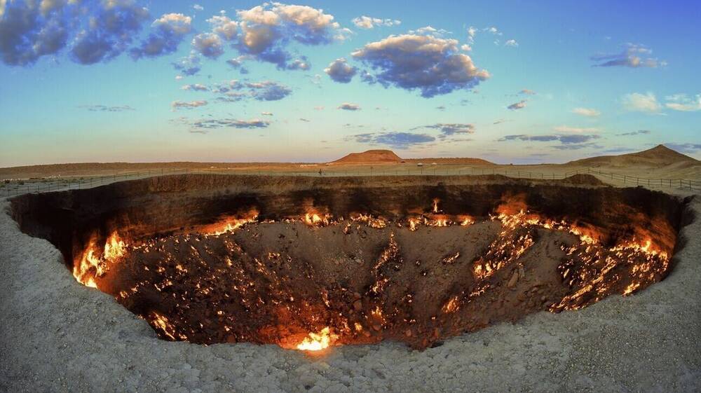 «Πύλη της Κολάσεως»: Ελληνοκαναδός επιστήμονας αφηγείται την κατάβαση στον κρατήρα του Τουρκμενιστάν