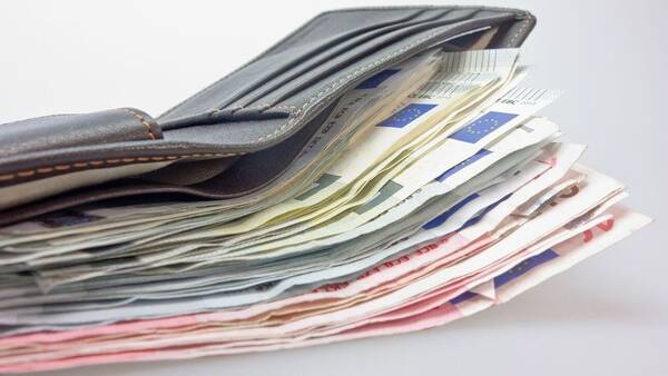 Συντάξεις: Ποιοι συνταξιούχοι θα δουν μείωση έως και 152 ευρώ