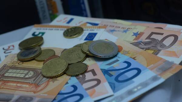 Το βασικό σενάριο για το ποσοστό της αύξησης του κατώτατου μισθού