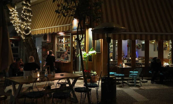 Άρση μέτρων: Οι σκέψεις για τις αλλαγές σε εστίαση και διασκέδαση – Οι κρίσιμοι δείκτες για χαλάρωση