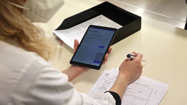 Υπουργείο Υγείας: Κανονικά οι εμβολιασμοί ενηλίκων και παιδιών άνω των 12 ετών την Πέμπτη 27/01