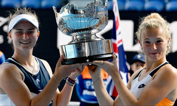 Australian Open: Οι Κρεϊτσίκοβα και Σινιάκοβα «βασίλισσες» στο διπλό στη Μελβούρνη (photos+videos)