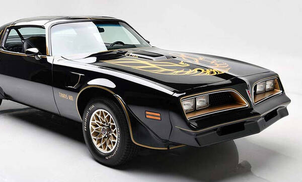 Η Pontiac του Burt Reynolds από το Smokey and the Bandit μπορεί να γίνει δική σου