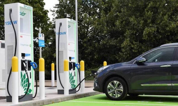 Επιδότηση 8.000 ευρώ για ηλεκτρικά ΙΧ