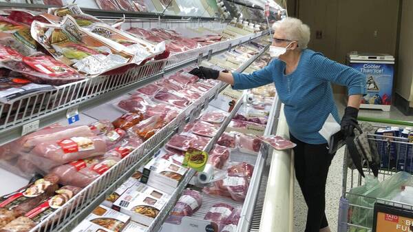 Καλπάζει η ακρίβεια σε τρόφιμα, καύσιμα και ενέργεια - Εξετάζονται νέες παρεμβάσεις