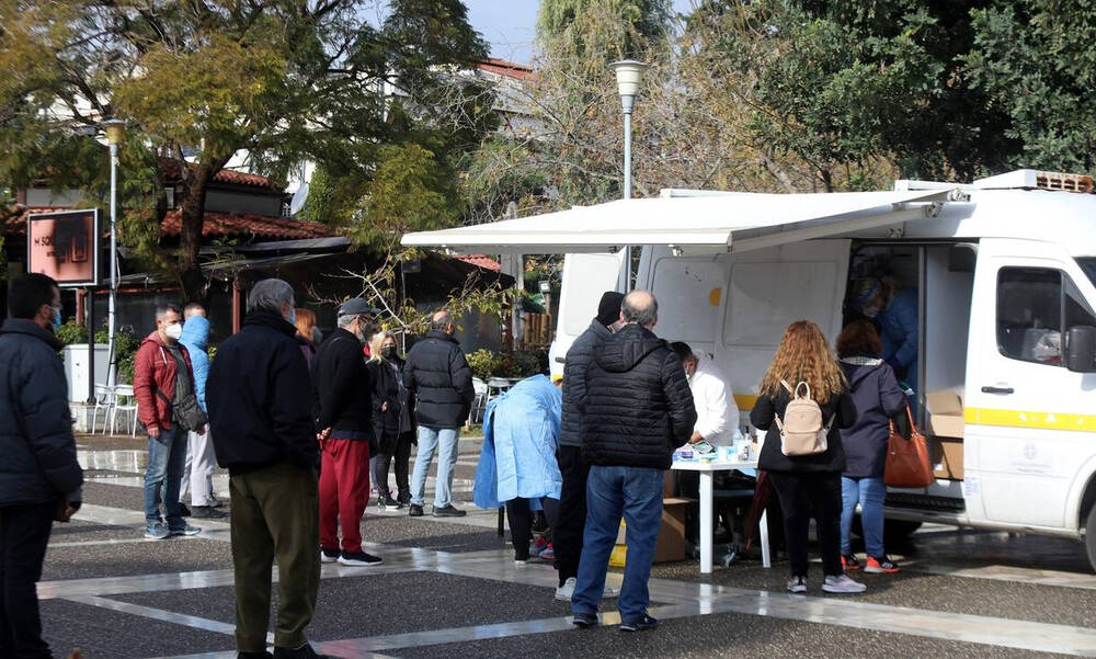 Κρούσματα σήμερα: 19.618 νέα ανακοίνωσε ο ΕΟΔΥ - 87 θάνατοι και 515 διασωληνωμένοι