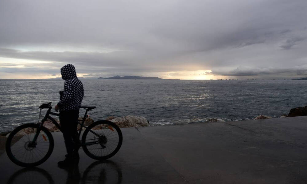 Καιρός με δύο «πρόσωπα» το Σαββατοκύριακο – Πού θα δείξει μείον ο υδράργυρος