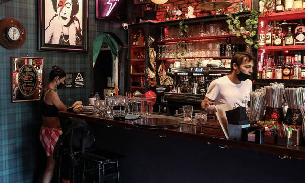 Άρση Μέτρων: Προς νέα χαλάρωση οι περιορισμοί - Οι εισηγήσεις για διασκέδαση, γήπεδα, καρναβάλια